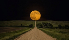 La lune est un astre mystérieux...